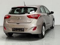 Usado Hyundai i30 Blackline 110 CV (80 kW) 2016 Beige Berlina