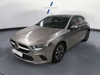 Usado Mercedes A180 109 CV (80 kW) 2021 Gris Utilitario
