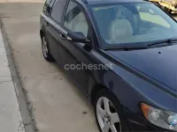 Usado Volvo V50 Summum 136 CV (100 kW) 2004 Negro Familiar