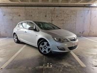 Begagnad Opel Astra Selective 116 HK (85 kW) 2012 Grå Halvkombi
