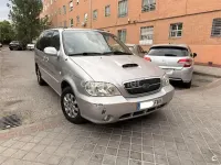 Usado Kia Carnival LX 144 CV (105 kW) 2007 Gris / plata Monovolumen