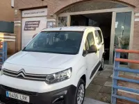 Usado Citroën Berlingo Live 102 CV (75 kW) 2021 Blanco Monovolumen