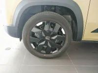 Usado Dacia Spring Extreme 47 kW (65 CV) 2025 Marrón Utilitario