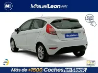 Usado Ford Fiesta Trend 75 CV (55 kW) 2017 Blanco Berlina