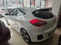 Usado Kia Ceed 100 CV (73 kW) 2016 Blanco Utilitario