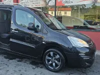 Usado Citroën Berlingo Feel 120 CV (88 kW) 2016 Negro Monovolumen