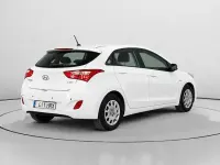 Usado Hyundai i30 100 CV (73 kW) 2013 Blanco Berlina