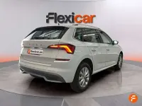 Usado Skoda Kamiq Monte Carlo 110 CV (80 kW) 2022 Blanco SUV