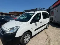 Usado Peugeot Partner Tepee Access 100 CV (73 kW) 2016 Blanco Monovolumen