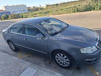 Usado VW Passat Highline 140 CV (102 kW) 2007 Gris / plata Berlina