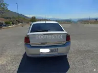 Usado Opel Vectra Cosmo 120 CV (88 kW) 2005 Gris / plata Berlina