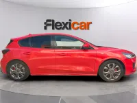 Usado Ford Focus ST-Line 125 CV (91 kW) 2022 Rojo Berlina