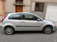 Usado Ford Fiesta Trend 68 CV (50 kW) 2007 Gris / plata Utilitario