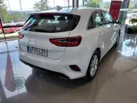 Usado Kia Ceed 100 CV (73 kW) 2022 Blanco Utilitario