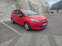 Usado Ford Fiesta Trend 68 CV (50 kW) 2010 Rojo Berlina