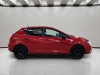 Usado Seat Ibiza Reference 90 CV (66 kW) 2013 Rojo