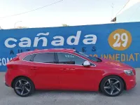 Usado Volvo V40 R-Design Kinetic 114 CV (83 kW) 2014 Rojo Utilitario