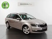 Usado Skoda Octavia Style 150 HP (110 kW) 2019 Bege Carrinha
