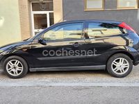 Usado Ford Focus Trend 90 CV (66 kW) 2001 Negro Berlina