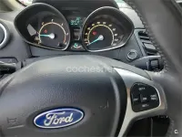 Usado Ford Fiesta Trend 95 CV (69 kW) 2014 Azul Utilitario