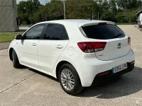 Usado Kia Rio 84 CV (61 kW) 2021 Blanco Berlina