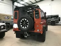 Używany Land Rover Defender 122 KM (89 kW) 2013 Pomarańczowy SUV