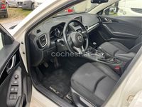 Usado Mazda 3 Luxury 120 CV (88 kW) 2015 Blanco Berlina