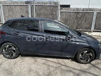 Usado Hyundai i20 100 CV (73 kW) 2022 Gris / plata Utilitario