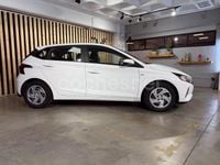 Usado Hyundai i20 100 CV (73 kW) 2021 Blanco Berlina