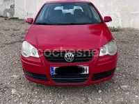 Usado VW Polo Advance 70 CV (51 kW) 2004 Rojo Utilitario