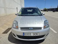 Usado Ford Fiesta Futura 68 CV (50 kW) 2008 Gris / plata Utilitario