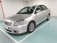 Usado Toyota Avensis Sol 129 CV (94 kW) 2003 Beige Berlina