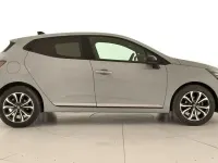 Usado Renault Clio V Techno 101 CV (74 kW) 2025 Gris Berlina