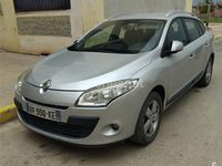 Usado Renault Mégane Dynamique 105 CV (77 kW) 2011 Gris / plata Berlina