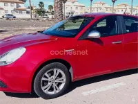 Usado Alfa Romeo Giulietta Distinctive 120 CV (88 kW) 2011 Rojo Utilitario