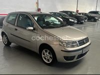 Usado Fiat Punto Dynamic 60 CV (44 kW) 2005 Gris / plata Utilitario