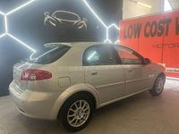 Usado Chevrolet Lacetti CDX 122 CV (89 kW) 2004 Gris / plata Berlina