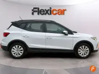 Usado Seat Arona Style 110 CV (80 kW) 2023 Blanco SUV