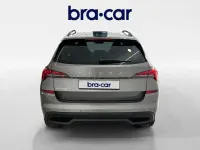 Usado Skoda Kamiq Sport 110 CV (80 kW) 2024 Gris / plata SUV