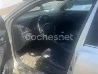 Usado Toyota Avensis Executive 177 CV (130 kW) 2007 Beige Familiar