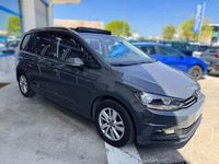 Usado VW Touran 150 CV (110 kW) 2024 Gris Monovolumen