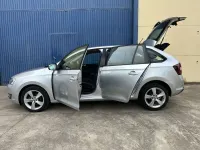 Usado Skoda Rapid Style 90 CV (66 kW) 2018 Gris Utilitario