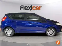Usado Ford Fiesta Trend 82 CV (60 kW) 2017 Azul Utilitario