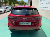 Usado Kia Ceed 136 CV (100 kW) 2023 Rojo Utilitario