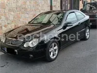 Usado Mercedes C220 143 CV (105 kW) 2004 Negro Berlina