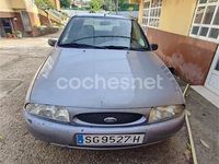 Usado Ford Fiesta 60 CV (44 kW) 1997 Azul Utilitario