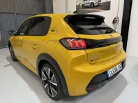 Begagnad Peugeot e-208 GT 100 kW (136 HK) 2021 Gul Halvkombi