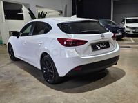 Usado Mazda 3 Luxury 105 CV (77 kW) 2017 Blanco Berlina