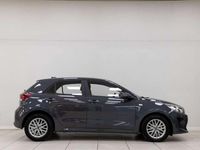 Usado Kia Rio 84 CV (61 kW) 2022 Gris Utilitario