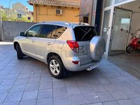 Usado Toyota RAV4 Executive 152 CV (111 kW) 2006 Gris / plata SUV